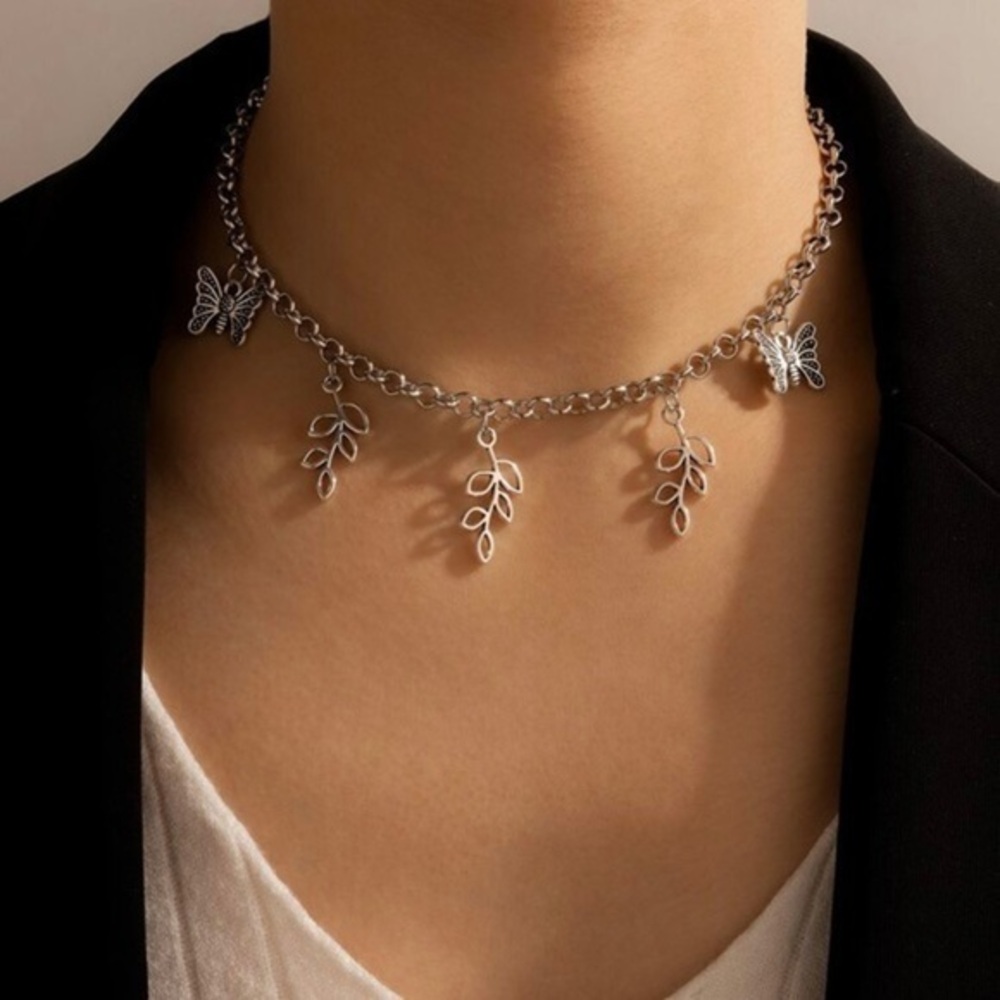 3/$30 🤍 Leaf and Butterfly Charm Choker